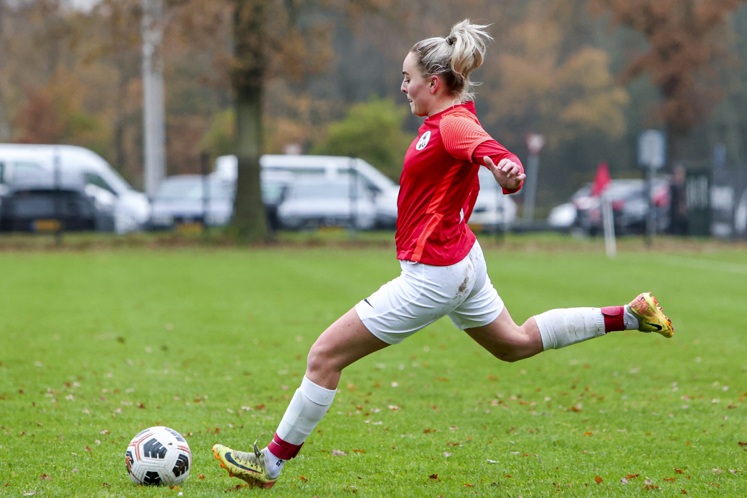 vrouwen 1, vrouwenvoetbal