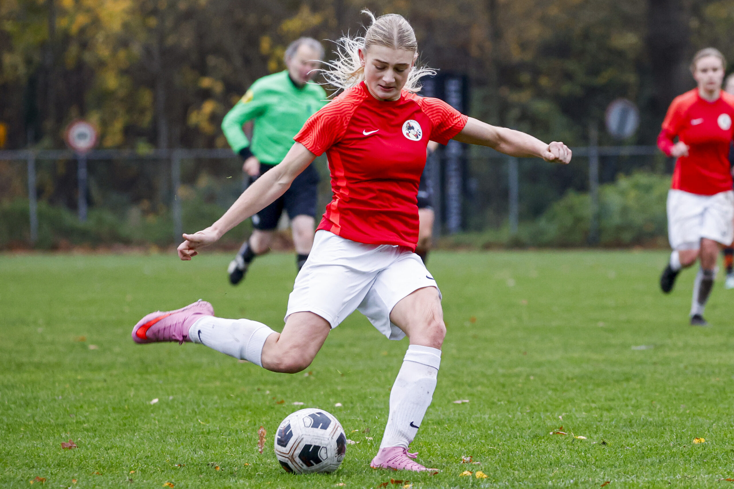 vrouwen 1, vrouwenvoetbal